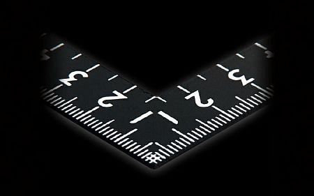 Угольник строительный Shinwa, 300*150мм, черный, отсчёт от внешнего угла